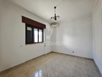 Moradia T3 para Venda em Santo Estêvão