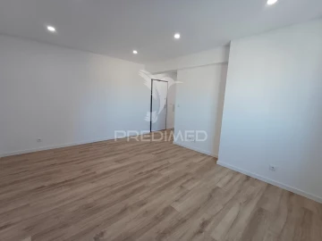 Apartamento T1 para Venda em Seixal, Arrentela e Aldeia de Paio Pires