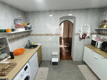 Moradia T4 para Venda em Assunção, Ajuda, Salvador e Santo Ildefonso