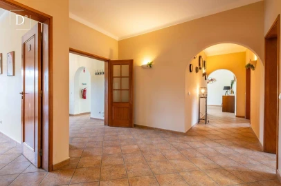 Moradia T4 para Venda em Porches