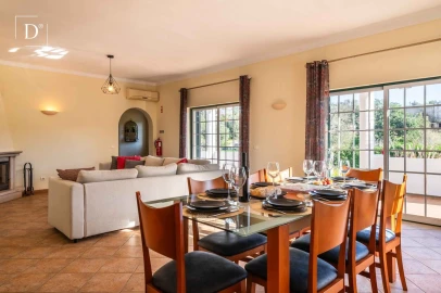 Moradia T4 para Venda em Porches