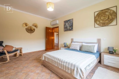 Moradia T4 para Venda em Porches