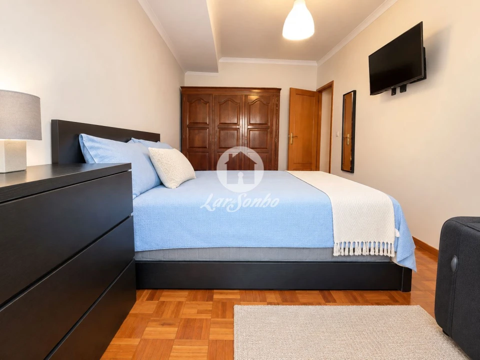 Apartamento T2 para Venda em Arcozelo Foto 16