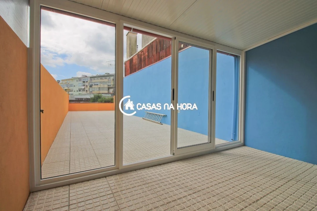 Apartamento T0 para Venda em Cedofeita, Santo Ildefonso, Sé, Miragaia, São Nicolau e Vitória Foto 2