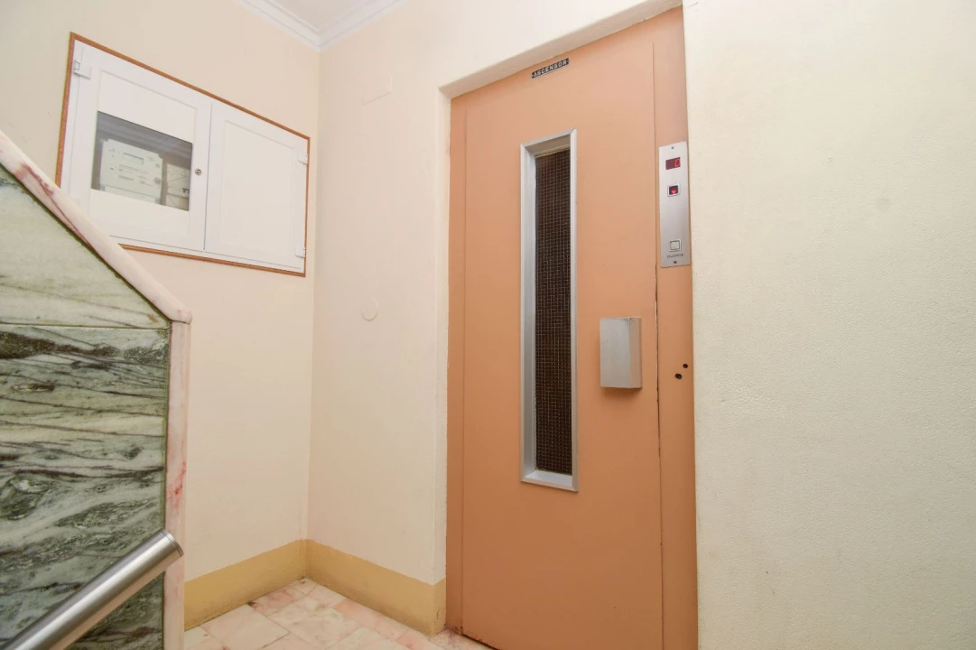 Apartamento T2 para Venda em Agualva e Mira-Sintra Foto 21