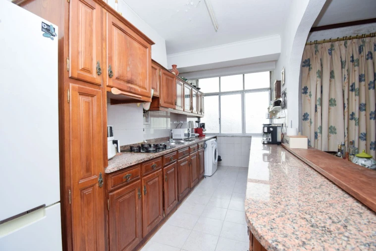 Apartamento T2 para Venda em Agualva e Mira-Sintra Foto 11