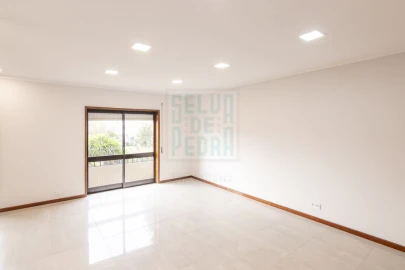 Apartamento T3 para Venda em Paços de Brandão