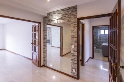 Apartamento T3 para Venda em Paços de Brandão