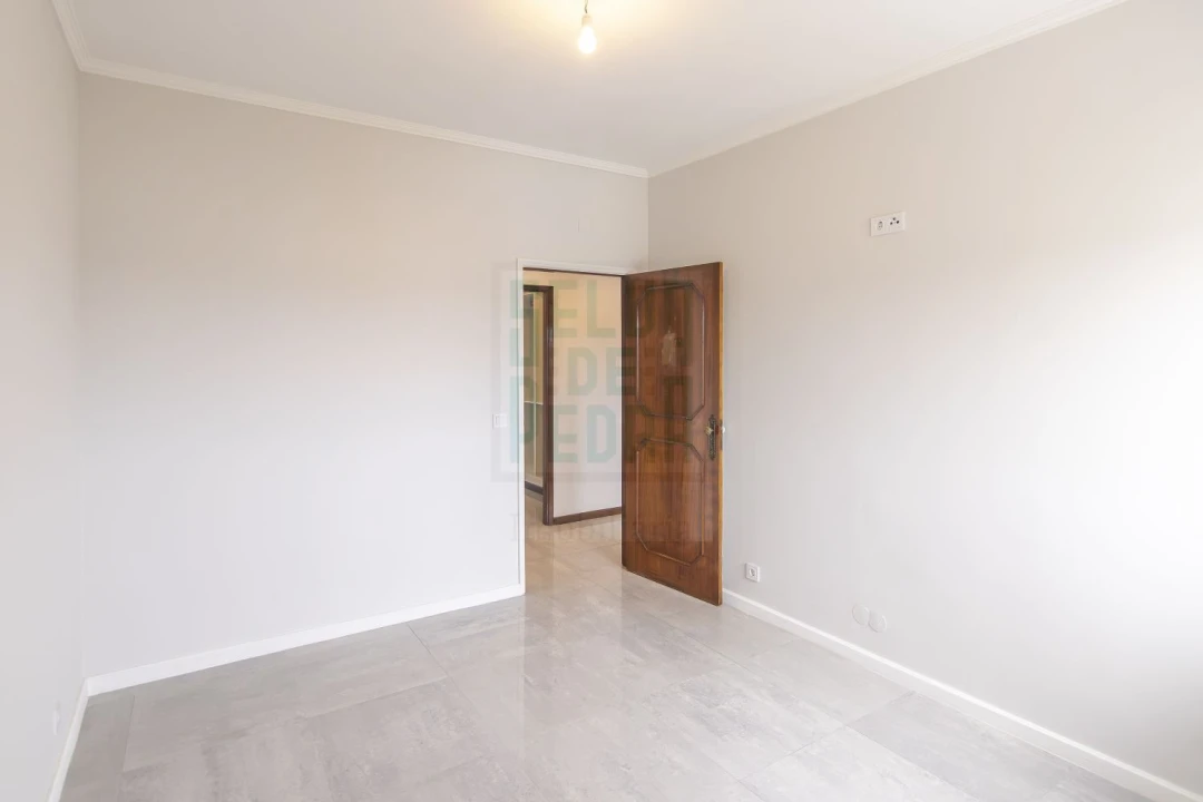 Apartamento T3 para Venda em Paços de Brandão Foto 23