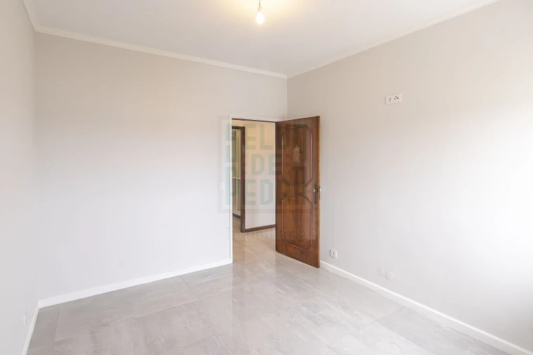 Apartamento T3 para Venda em Paços de Brandão Foto 23
