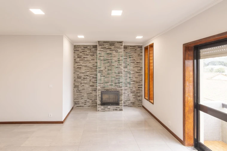 Apartamento T3 para Venda em Paços de Brandão Foto 3
