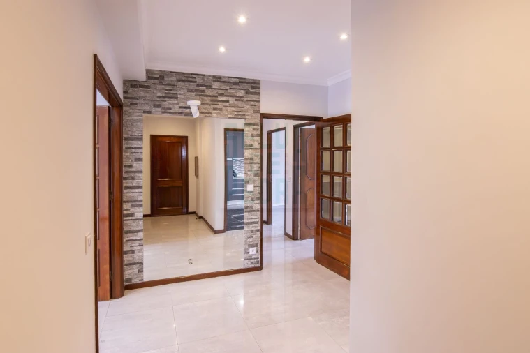Apartamento T3 para Venda em Paços de Brandão Foto 9