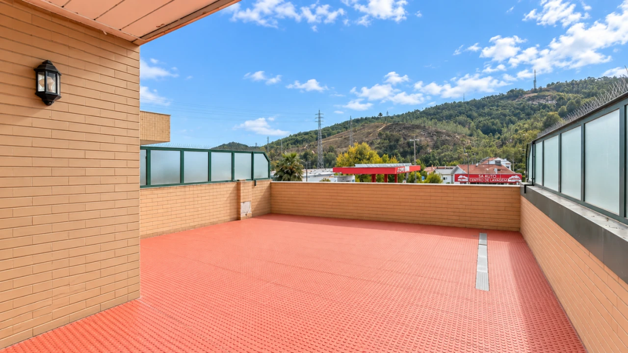 Apartamento T2 para Venda em Valongo Foto 3