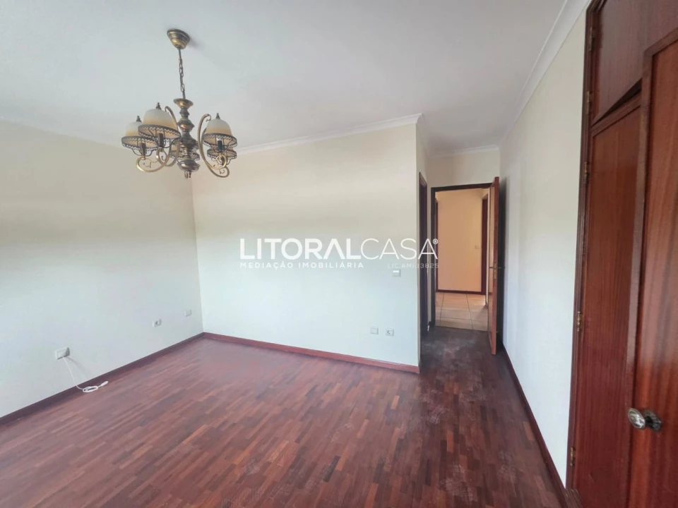 Apartamento T3 para Venda em Eixo e Eirol Foto 8