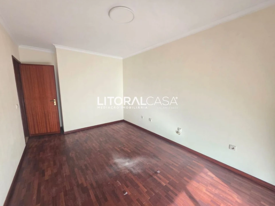 Apartamento T3 para Venda em Eixo e Eirol Foto 13