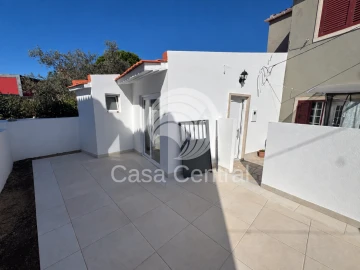 Loja para Venda em Almargem do Bispo, Pêro Pinheiro e Montelavar