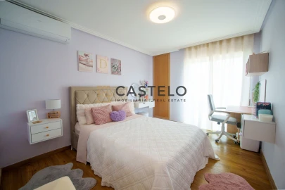 Apartamento T2 para Venda em Quelfes