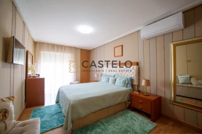 Apartamento T2 para Venda em Quelfes