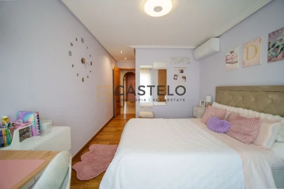 Apartamento T2 para Venda em Quelfes