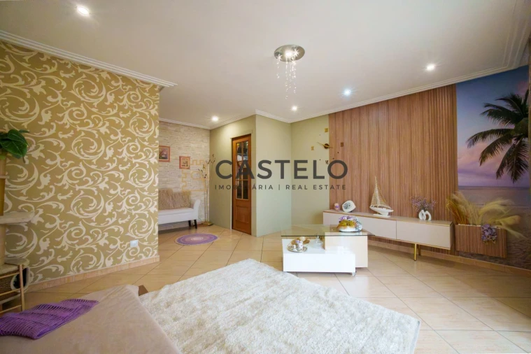Apartamento T2 para Venda em Quelfes Foto 2