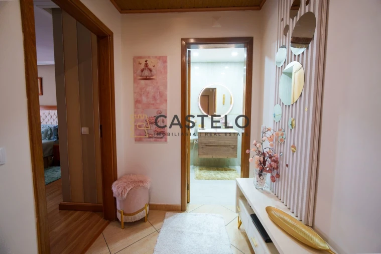Apartamento T2 para Venda em Quelfes Foto 18