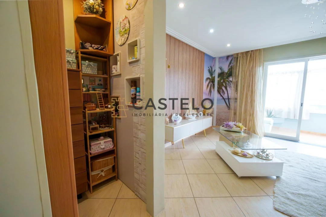 Apartamento T2 para Venda em Quelfes Foto 15