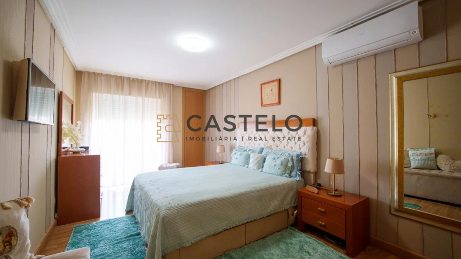 Apartamento T2 para Venda em Quelfes