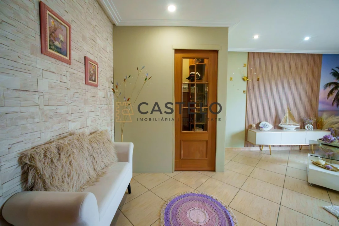 Apartamento T2 para Venda em Quelfes Foto 13