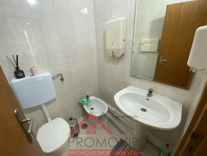 Loja para Arrendamento em Santo Tirso, Couto (Santa Cristina e São Miguel) e Burgães Foto 9
