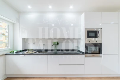 Apartamento T3 para Venda em Benfica