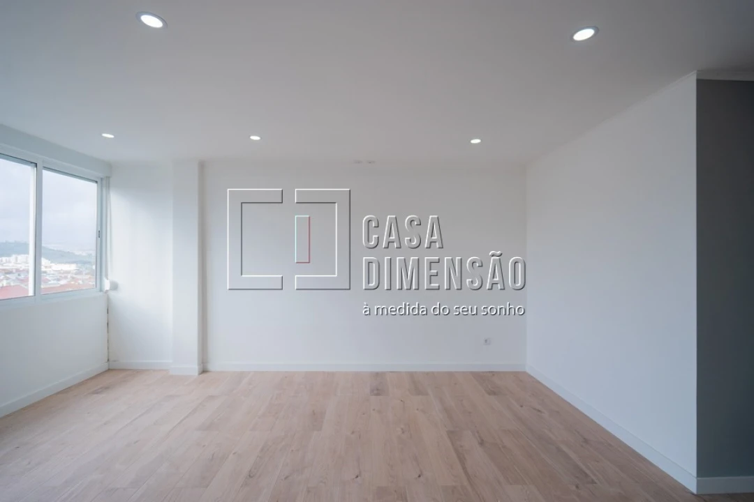 Apartamento T3 para Venda em Odivelas Foto 3