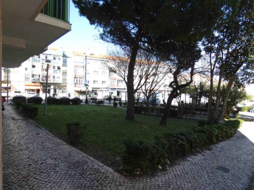 Apartamento T2 para Venda em Massamá e Monte Abraão Foto 26
