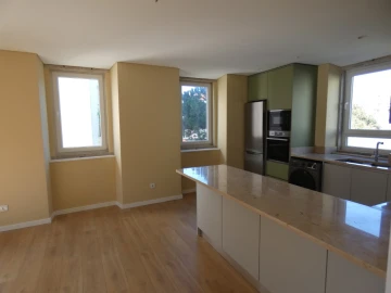 Apartamento T2 para Venda em Massamá e Monte Abraão