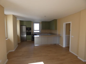 Apartamento T2 para Venda em Massamá e Monte Abraão