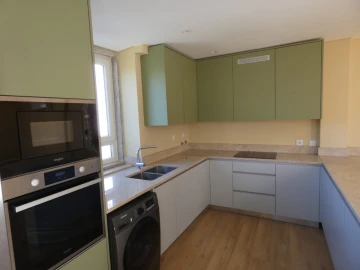 Apartamento T2 para Venda em Massamá e Monte Abraão