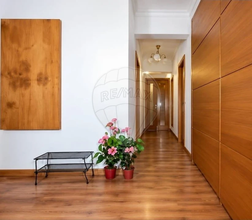 Apartamento T3 para Arrendamento em Massamá e Monte Abraão Foto 7