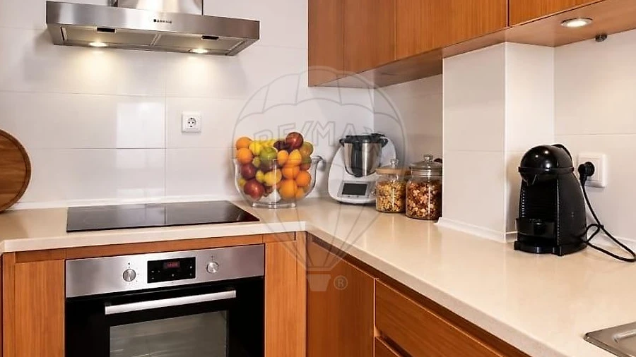Apartamento T3 para Arrendamento em Massamá e Monte Abraão
