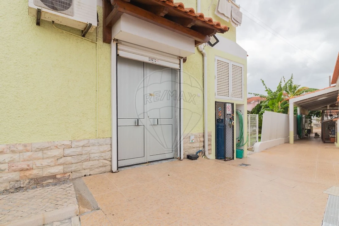 Moradia T5 para Venda em Samora Correia Foto 16