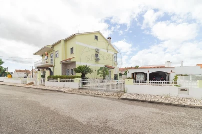 Moradia T5 para Venda em Samora Correia