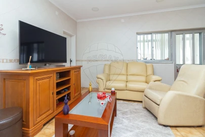 Moradia T5 para Venda em Samora Correia