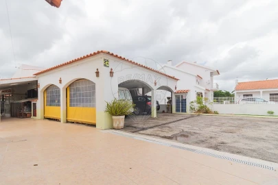 Moradia T5 para Venda em Samora Correia