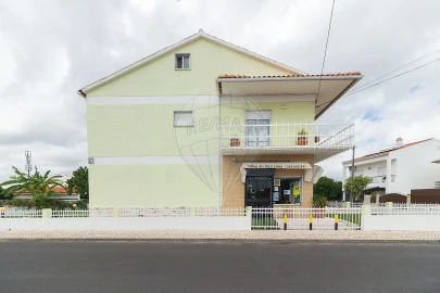 Moradia T5 para Venda em Samora Correia