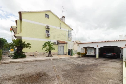 Moradia T5 para Venda em Samora Correia