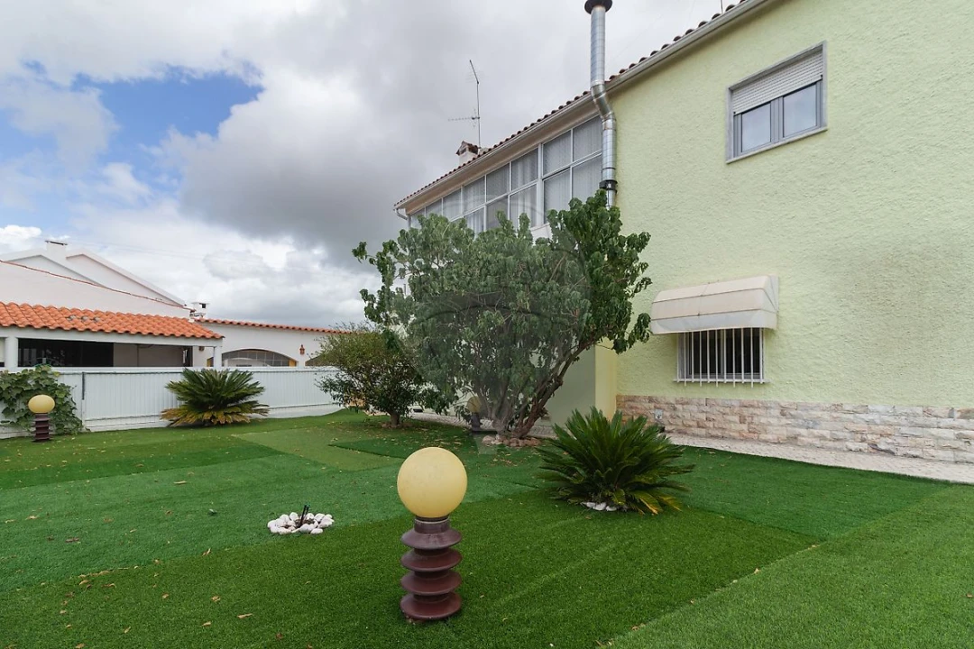 Moradia T5 para Venda em Samora Correia Foto 11