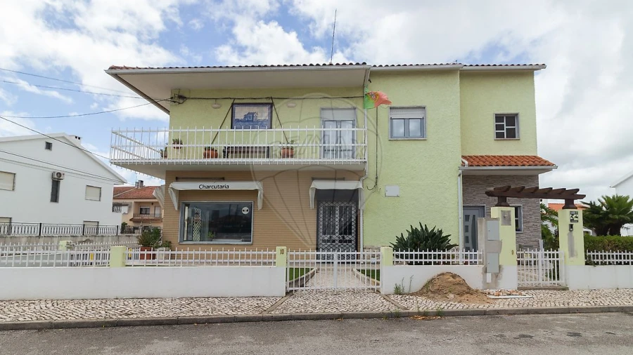 Moradia T5 para Venda em Samora Correia