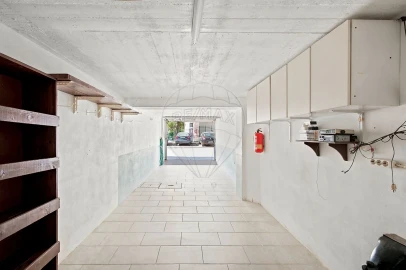 Garagem para Arrendamento em União das Freguesias de Setúbal