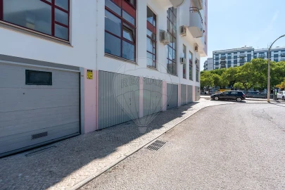 Garagem para Arrendamento em União das Freguesias de Setúbal