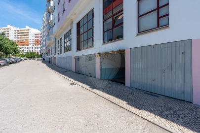 Garagem para Arrendamento em União das Freguesias de Setúbal