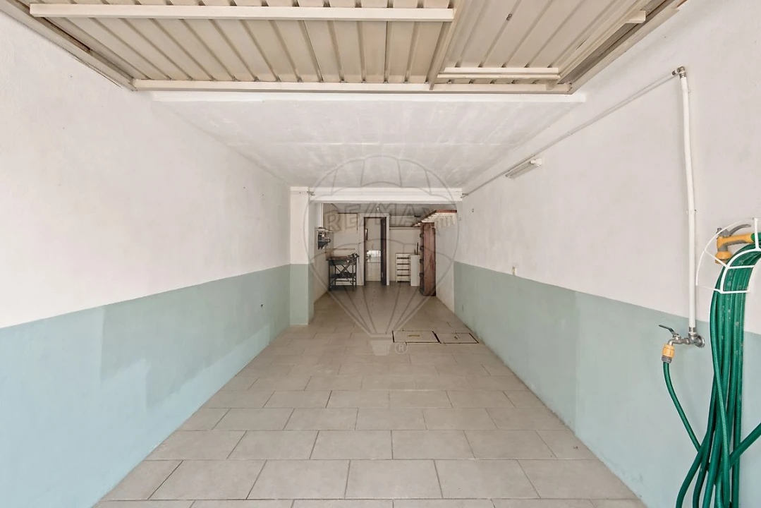 Garagem para Arrendamento em União das Freguesias de Setúbal Foto 4