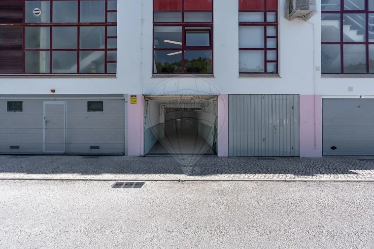 Garagem para Arrendamento em União das Freguesias de Setúbal Foto 5